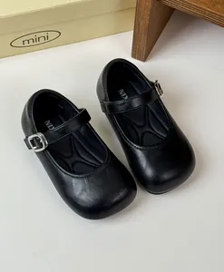 Elegant black leather Mary Jane shoes for girls with vintage French pastoral style.