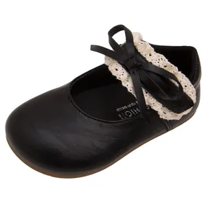 Eleganti scarpe Mary Jane nere in pelle per bambina con cinturino in pizzo e fiocco