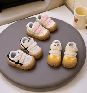Collection de chaussures de marche pour bébé panda avec semelles en caoutchouc souples