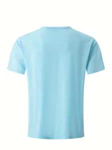 Vue arrière d'un t-shirt respirant bleu clair pour homme montrant la texture du tissu