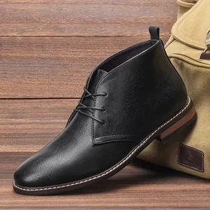 Bottines chukka noires de haute qualité pour hommes avec un design à lacets confortable