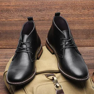 Bottines desert classiques noires pour hommes avec lacets et surpiqûres blanches