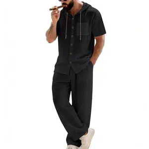 Completo estivo da uomo camicia con cappuccio a maniche corte in lino nero e pantaloni