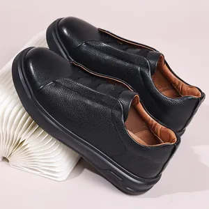 Klassieke zwarte heren loafers van echt leer met dikke rubberen zolen voor heren