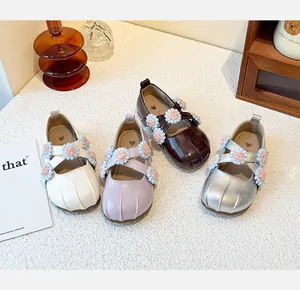 Elegant girls' Mary Jane leather shoes with flower straps in multiple colors for spring