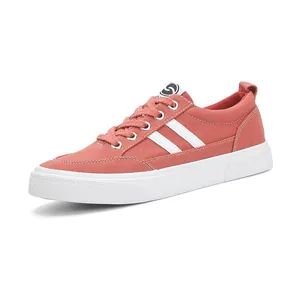 Baskets en toile orange pour hommes avec rayures blanches et design à lacets chic