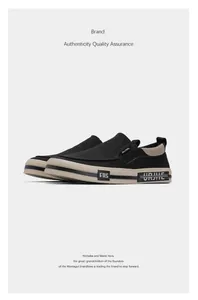 Herren Slipper aus schwarzem Canvas mit dicker beiger Sohle im lässigen Design