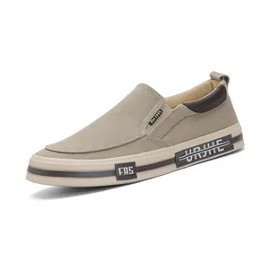 Stilvolle khakifarbene Herren-Slipper aus Segeltuch mit bequemem Low-Top-Design