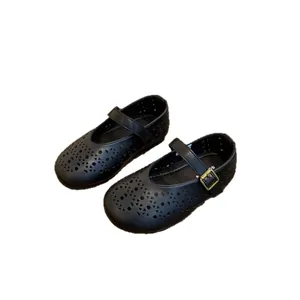 Ballerines Mary Jane noires ajourées avec design respirant et bout rond