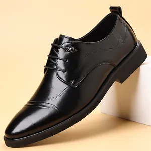 Zapatos de vestir negros clásicos para hombre con punta puntiaguda y acabado de cuero