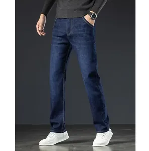 Jeans in denim elasticizzato da uomo a gamba dritta in lavaggio blu scuro