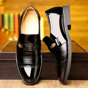 Elegante schwarze Lacklederschuhe für Herren im britischen Stil Business Design