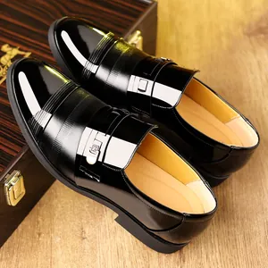 Elegante Herren-Lacklederschuhe in Schwarz im klassischen britischen Stil