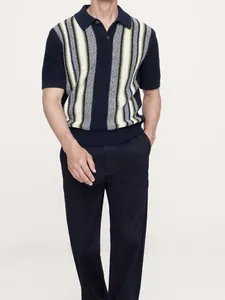 Elegante polo de punto de manga corta para hombre con rayas verticales de colores