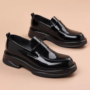 Mocasines de plataforma en charol negro pulido para hombre, estilo británico moderno