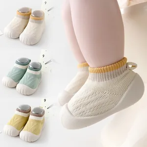 Scarpe da Passeggio per Neonati Calzini Antiscivolo Suola Morbida Calzini da Pavimento Traspiranti in Maglia per Bambini