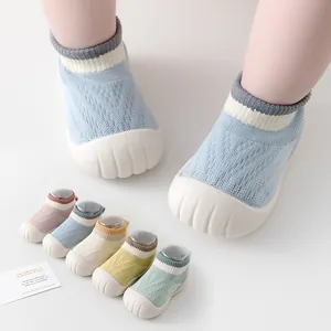 Scarpe da passeggio per neonati in maglia traspirante con suole in gomma morbida antiscivolo