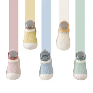 Scarpine calzino antiscivolo per neonati con suola morbida in cinque colori pastello