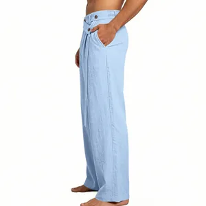 Seitenansicht hellblaue Leinenhose für Herren mit einzigartigem asymmetrischem Bund