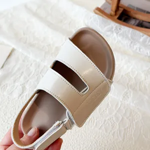 Elegante beige Kindersandalen mit H-förmigem Ausschnitt und Klettverschluss