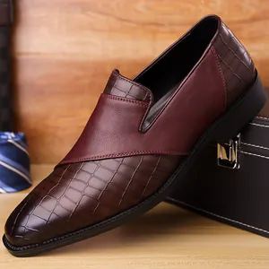 Formele zakelijke herenschoenen met donkerbruine krokodillentextuur en instapontwerp