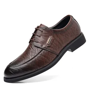 Chaussures en cuir formelles pour hommes marron vintage avec un design ajouré