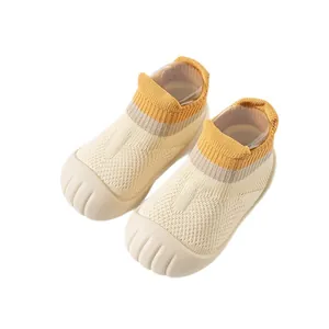 Chaussures de marche respirantes en tricot pour bébé avec semelles en caoutchouc souples