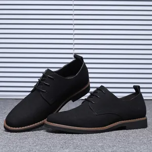 Chaussures de ville élégantes en daim noir mat à lacets pour hommes avec bout rond