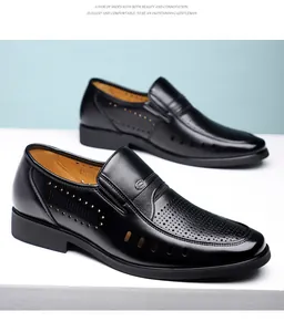 Elegante schwarze Herren-Business-Lederschuhe zum Reinschlüpfen mit Lochmuster