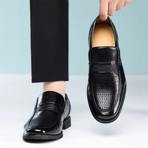 Atmungsaktive schwarze Herren-Leder-Loafer im Business-Casual-Stil für den Alltag