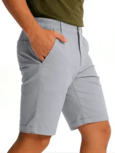 Detailansicht graue schnelltrocknende Herren-Golfshorts mit Gummibund und Tasche