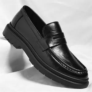 Klassische schwarze Herren-Lederloafers mit Profilsohle für Business und Freizeit