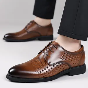 Bruine heren business schoenen met perforaties voor ademende zomerse formele kleding
