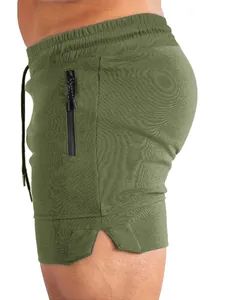 Dettaglio laterale di pantaloncini sportivi verde oliva da uomo con tasca e tessuto a trama