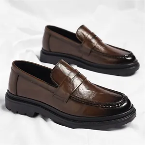 Klassische braune Leder-Loafers für Herren im britischen Stil mit dicken Sohlen