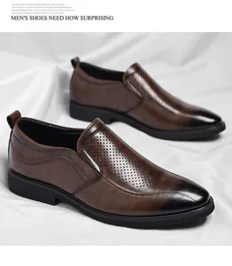 Detailansicht der atmungsaktiven braunen Herren-Business-Slipper aus Leder