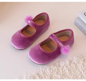 Paarse fluwelen Mary Jane schoenen voor meisjes met schattige pompon en riempje