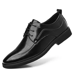 Chaussures classiques en cuir noir pour hommes avec design perforé respirant pour affaires