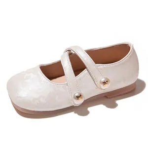 Elegant white girls Hanfu Mary Jane shoes with floral jacquard and pearl straps.