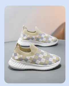 Scarpe sportive per bambini in maglia traspirante con motivo a scacchi giallo e grigio