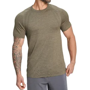 Professional men's seamless breathable athletic t-shirt for fitness and outdoor hiking