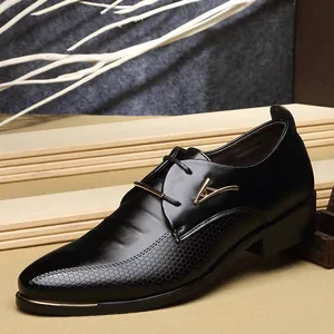 Elegantes zapatos de vestir clásicos de cuero negro para hombre con punta fina y cordón