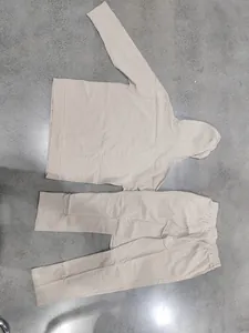 Lässiges, lockeres Herren-Set aus Leinenmischung mit Kapuzenhemd und langer Hose für Urlaub