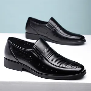 Scarpe eleganti da uomo traspiranti con suola morbida e design traforato nero classico