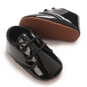 Scarpe primi passi nere lucide per neonati con suola morbida antiscivolo, 0-12 mesi