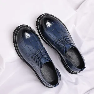 Scarpe da uomo in pelle blu scuro con motivo coccodrillo, suola spessa e punta tonda