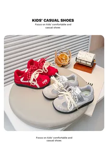 Ademende mesh-sneakers voor meisjes in levendig rood en klassieke beige kleuren