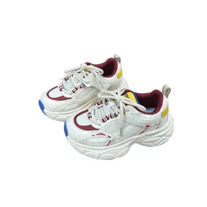 Chaussures de sport respirantes en mesh pour enfants avec semelles compensées design