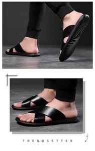 Sandales noires pour hommes à brides croisées avec semelle souple antidérapante