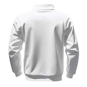 Rückansicht eines weißen Sweatshirts mit halbem Reißverschluss und Stehkragen.